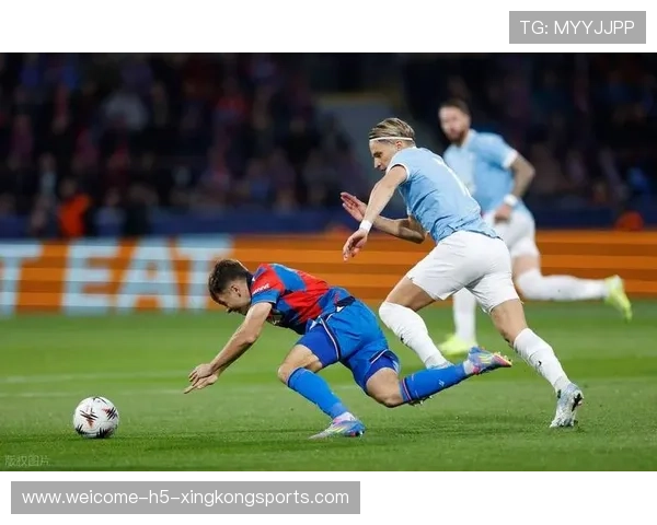 决赛红牌风波加剧球队困境，联赛的红牌影响欧冠吗